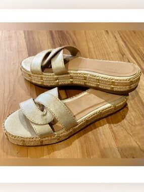 Anthropologie Kaanas, Oia Infinity Espadrille Sandals in Gold Raffia, Size 7